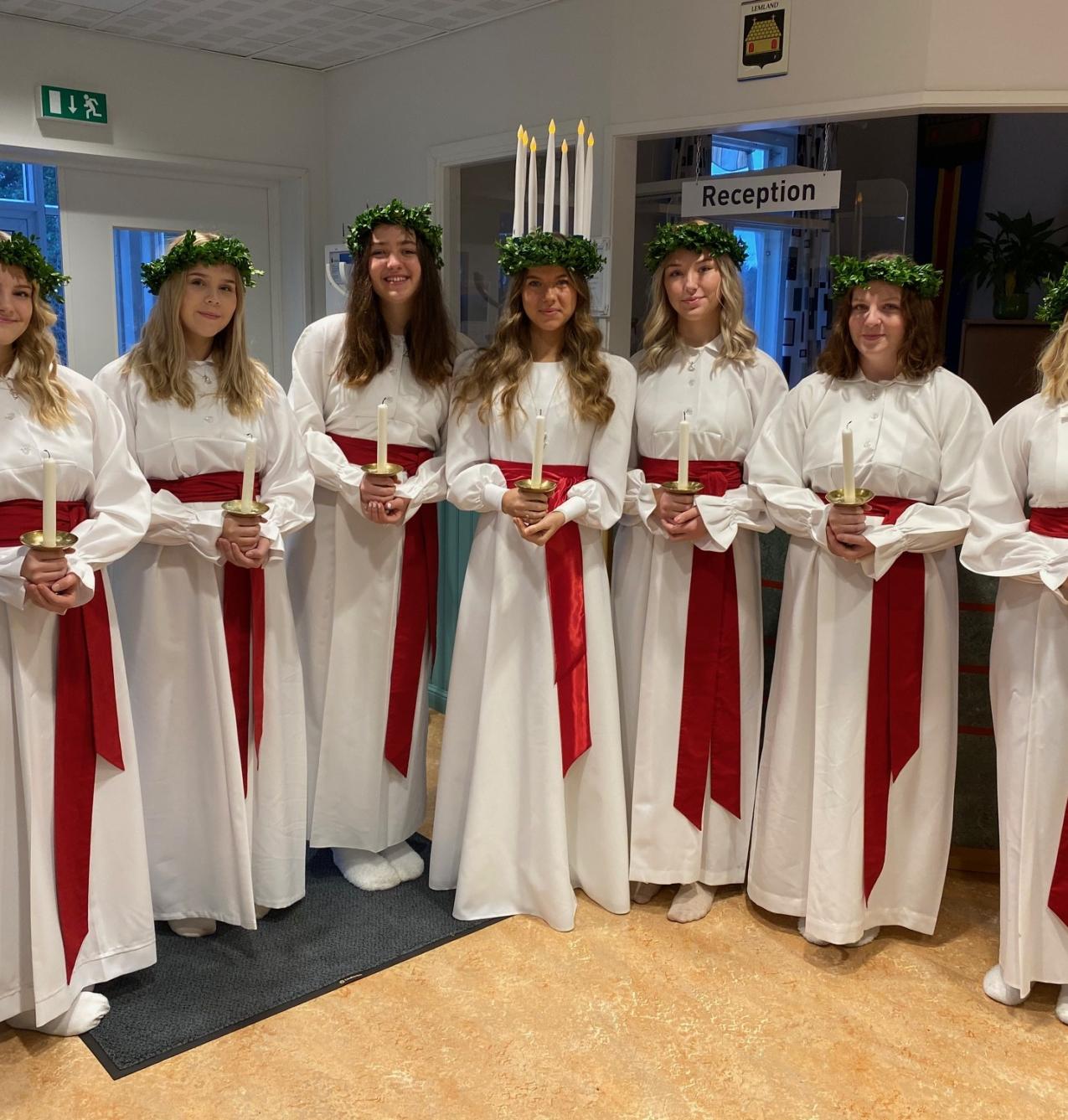 Ålands Lucia med följe på Kommungården den 14 december 2021