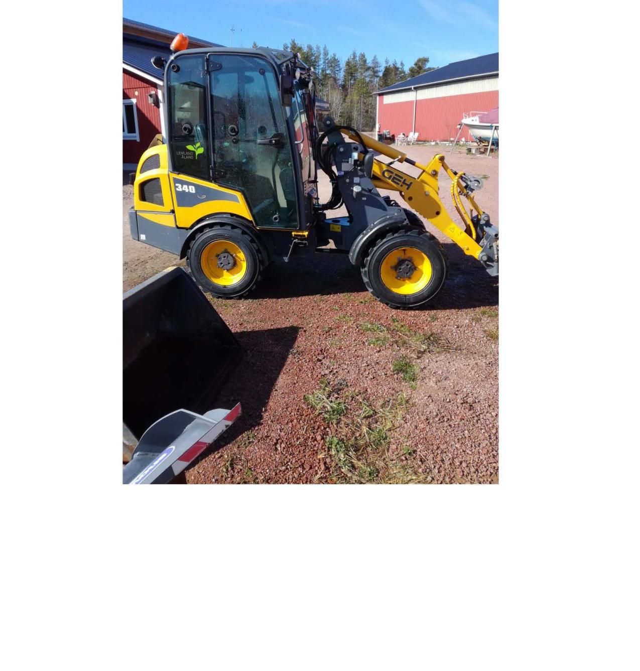 midjestyrd traktor typ GEHL AL340